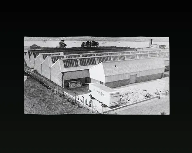 Archívna fotografia z presunu výroby do Plymouthu, 1971