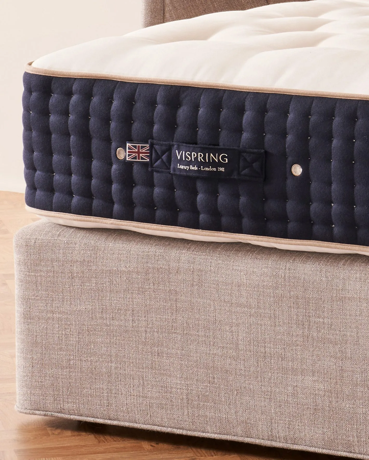 Matrac Vispring Diamond Majesty, štúdiový záber